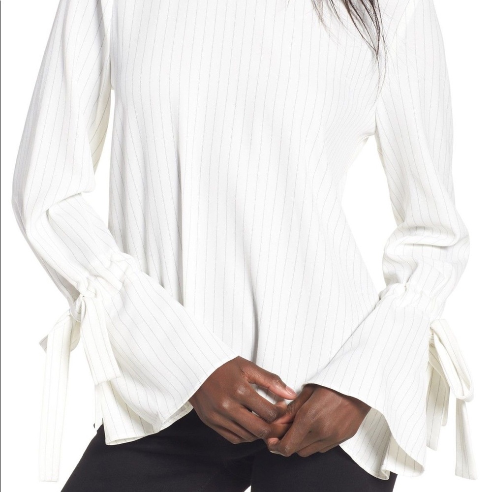 JOA bell sleeved top